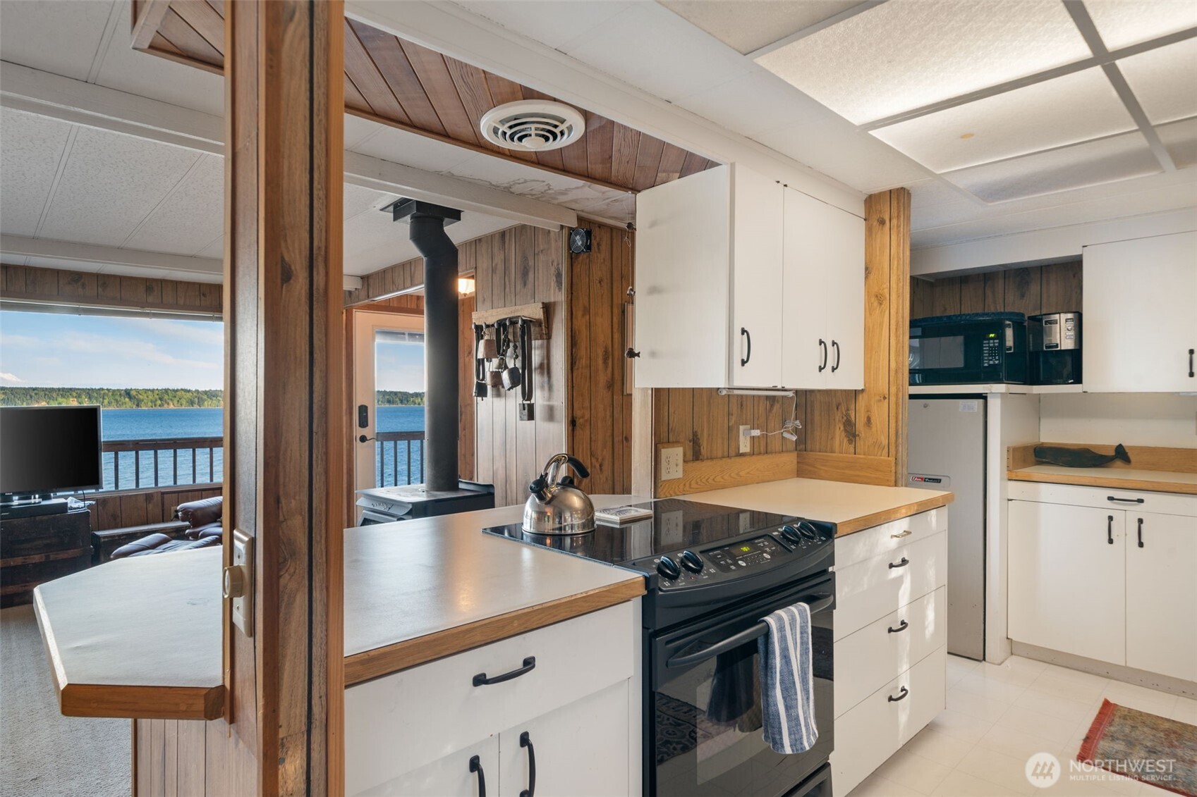 727 E Stretch Island Road S Grapeview WA 98546