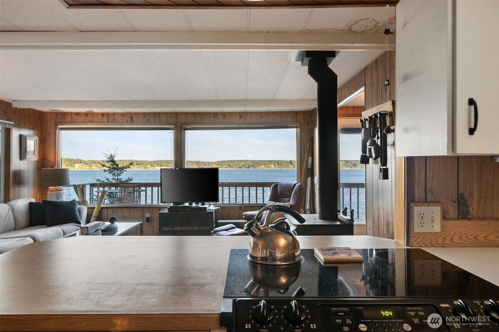 727 E Stretch Island Road S Grapeview WA 98546