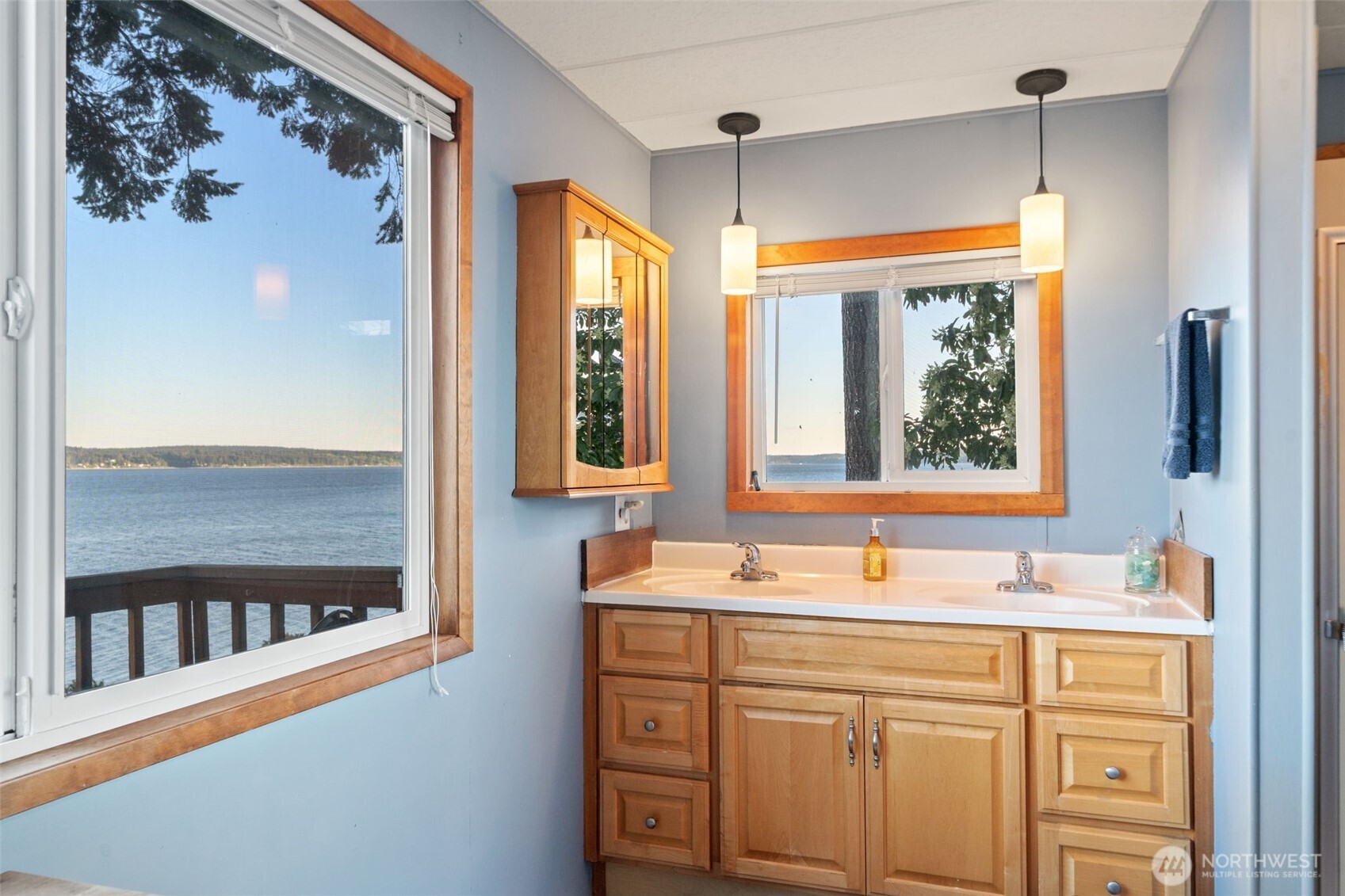 727 E Stretch Island Road S Grapeview WA 98546