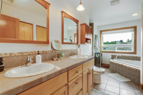 33410 G Street Ocean Park WA 98640