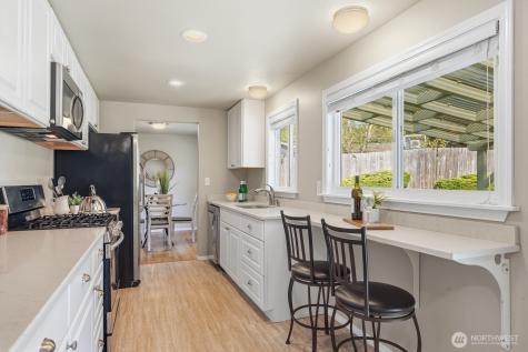 21225 96th Avenue W Edmonds WA 98020