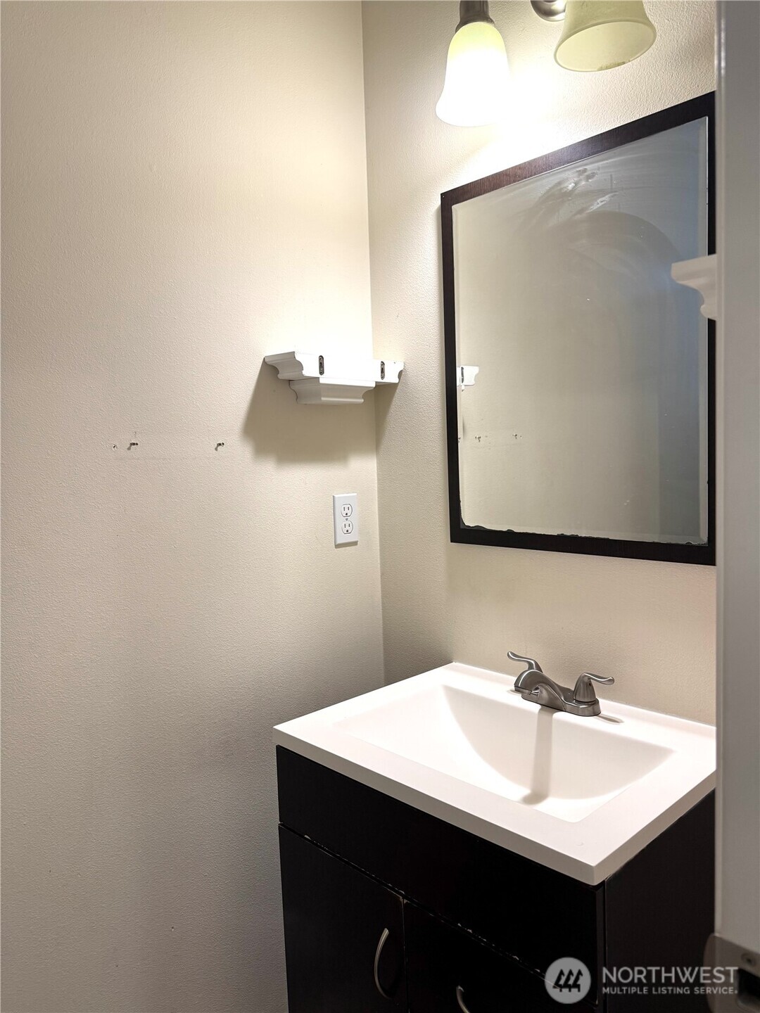 6827 41st Street E Fife WA 98424
