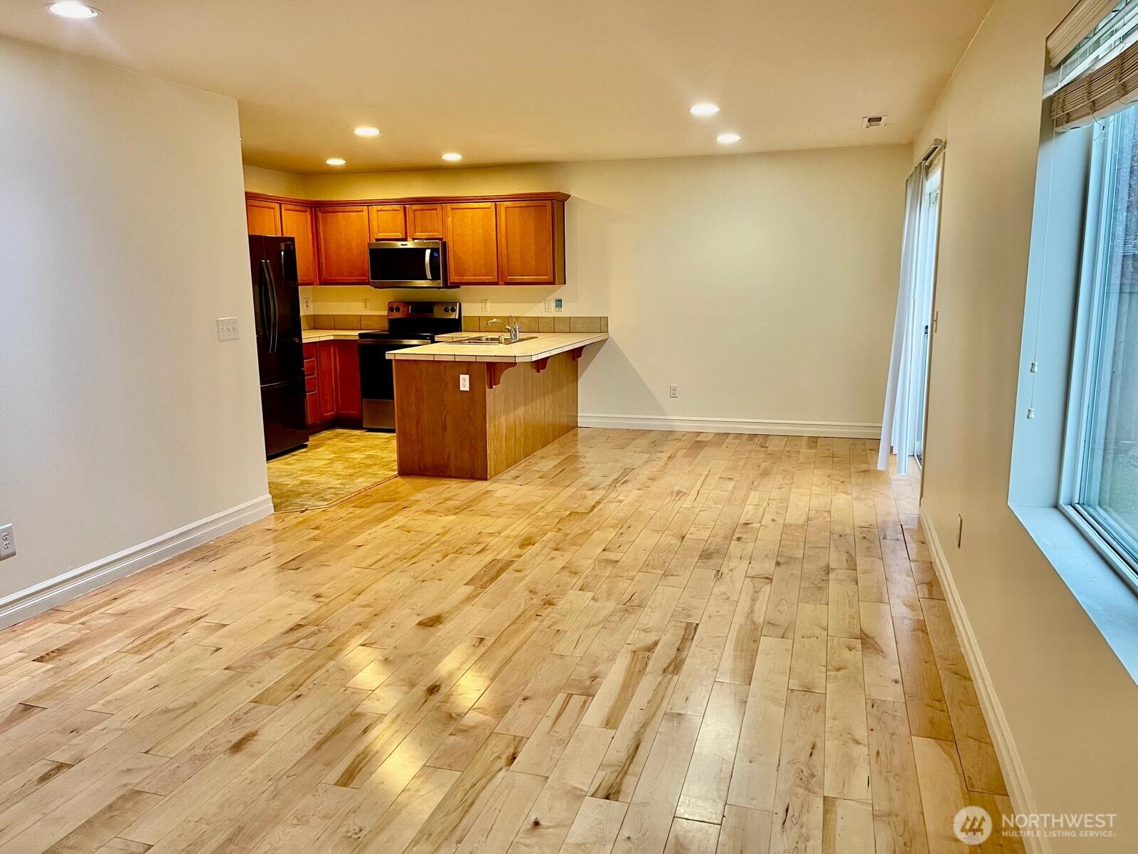 6827 41st Street E Fife WA 98424