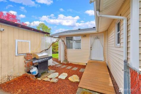 8704 48th Drive NE Marysville WA 98270