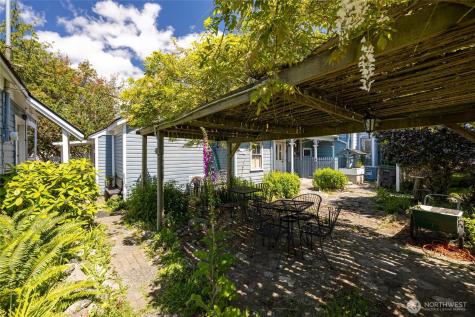 602 N Main Street Coupeville WA 98239