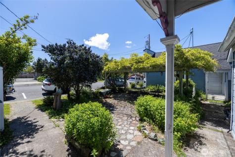 602 N Main Street Coupeville WA 98239