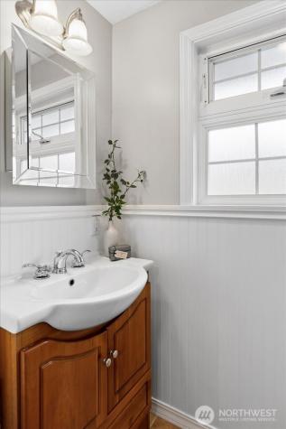 320 NW 202nd Street Shoreline WA 98177