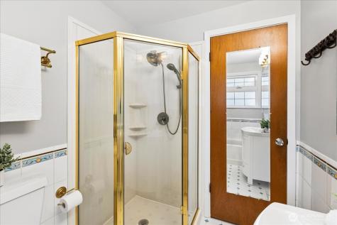 320 NW 202nd Street Shoreline WA 98177