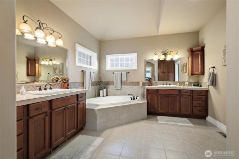 8820 Braeburn Loop Yakima WA 98903
