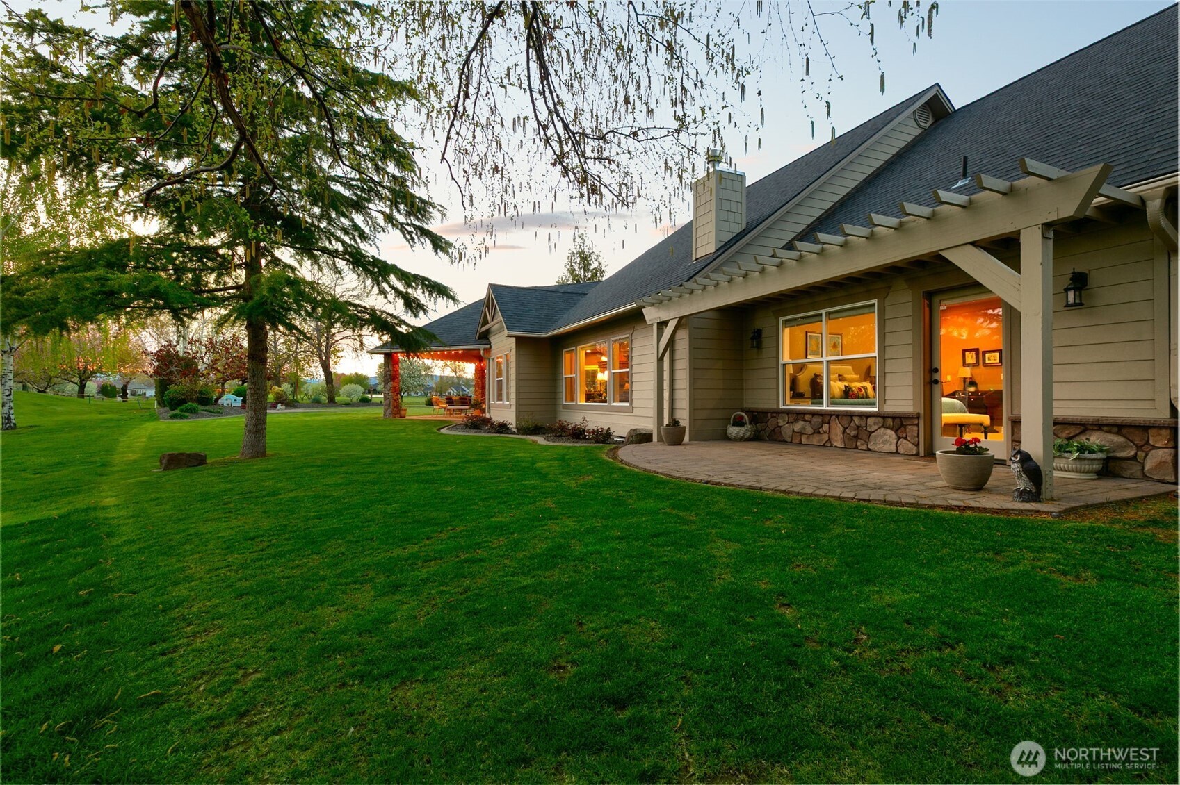 8820 Braeburn Loop Yakima WA 98903