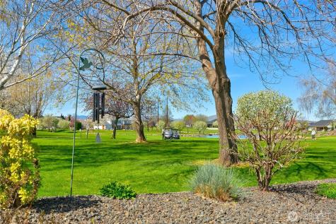 8820 Braeburn Loop Yakima WA 98903
