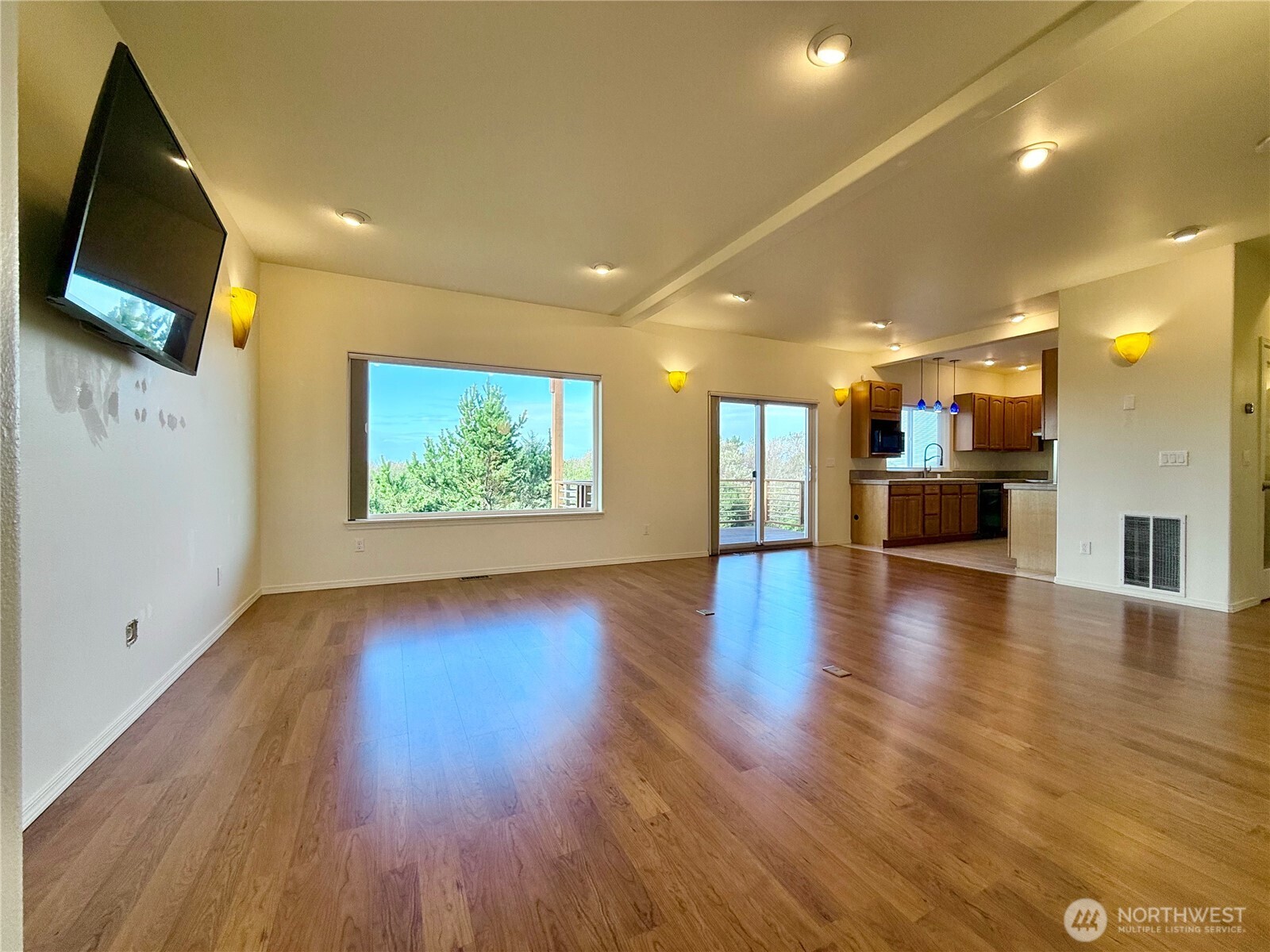 317 Sand Dune Avenue SW Ocean Shores WA 98569