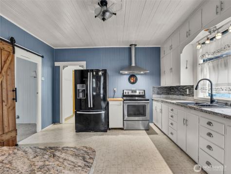 1205 49th Street Seaview WA 98644