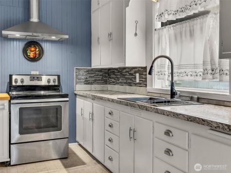 1205 49th Street Seaview WA 98644