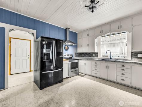 1205 49th Street Seaview WA 98644