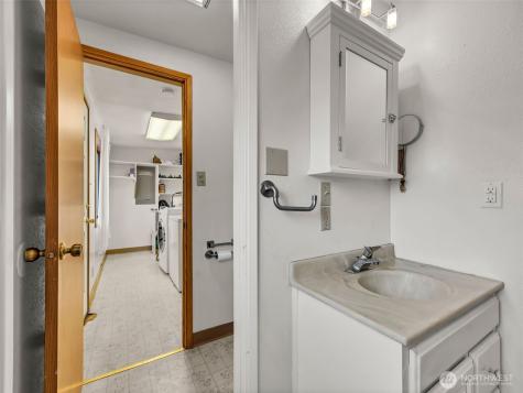 1205 49th Street Seaview WA 98644