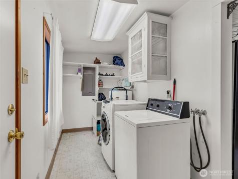 1205 49th Street Seaview WA 98644