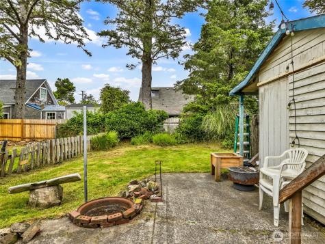 1205 49th Street Seaview WA 98644