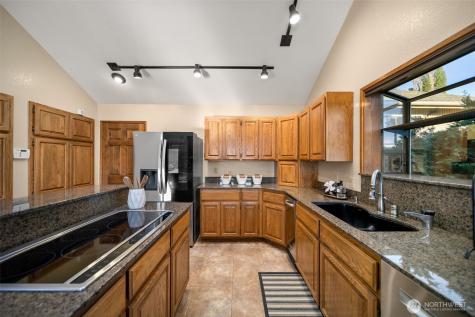 606 Ski View Drive East Wenatchee WA 98802