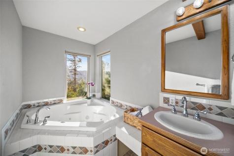 606 Ski View Drive East Wenatchee WA 98802