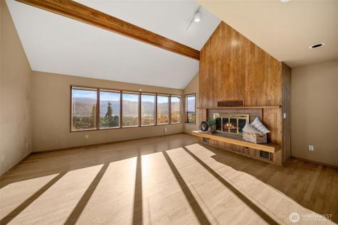 606 Ski View Drive East Wenatchee WA 98802