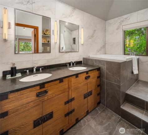 6814 SW Maury Park Road Vashon WA 98070