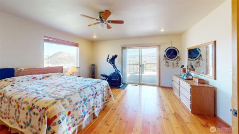 1811 Pine Creek Tonasket WA 98855