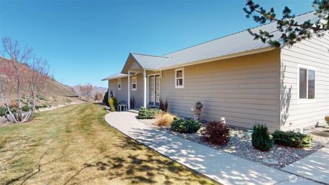 1811 Pine Creek Tonasket WA 98855