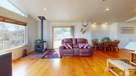 1811 Pine Creek Tonasket WA 98855