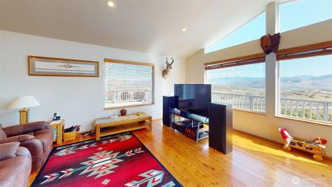 1811 Pine Creek Tonasket WA 98855