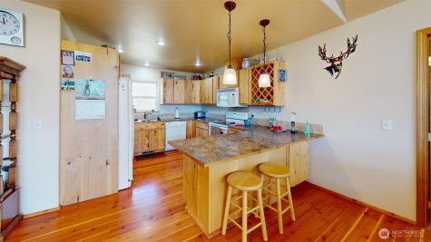 1811 Pine Creek Tonasket WA 98855