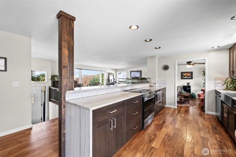 1841 N Lenore Drive Tacoma WA 98406