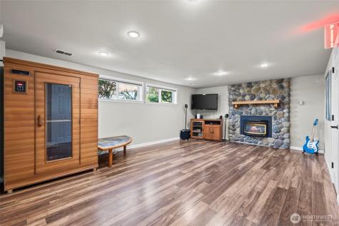 1841 N Lenore Drive Tacoma WA 98406