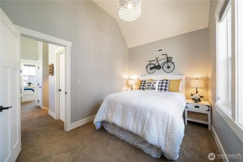523 Mackinaw Lane Chelan WA 98816