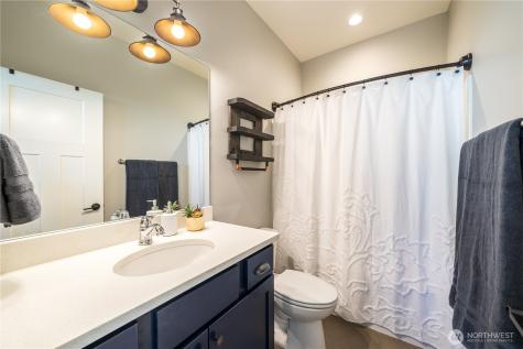 523 Mackinaw Lane Chelan WA 98816