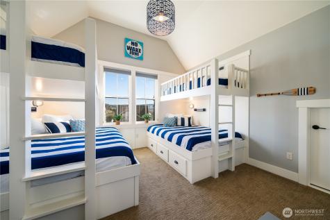 523 Mackinaw Lane Chelan WA 98816