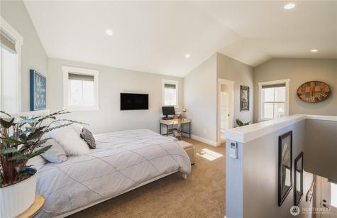 523 Mackinaw Lane Chelan WA 98816