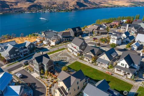 523 Mackinaw Lane Chelan WA 98816