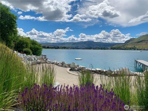 523 Mackinaw Lane Chelan WA 98816