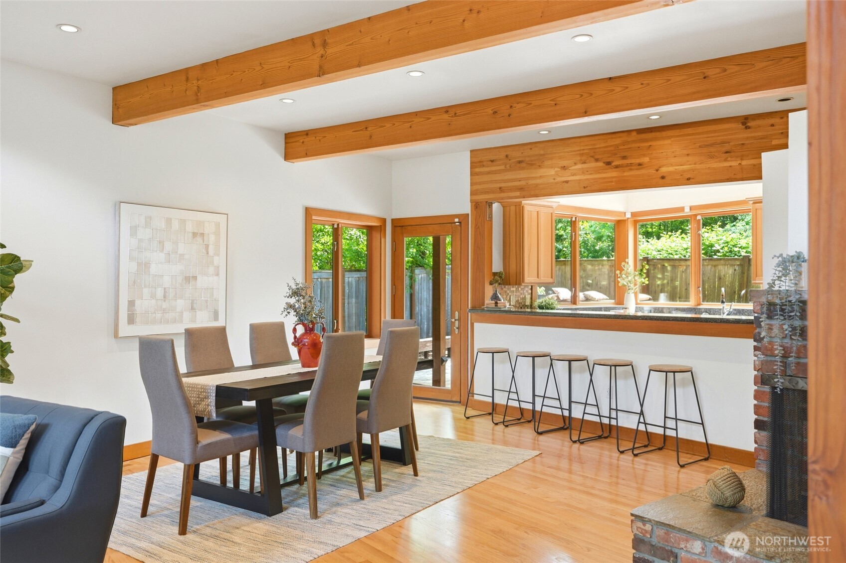 19946 47th Avenue NE Lake Forest Park WA 98155