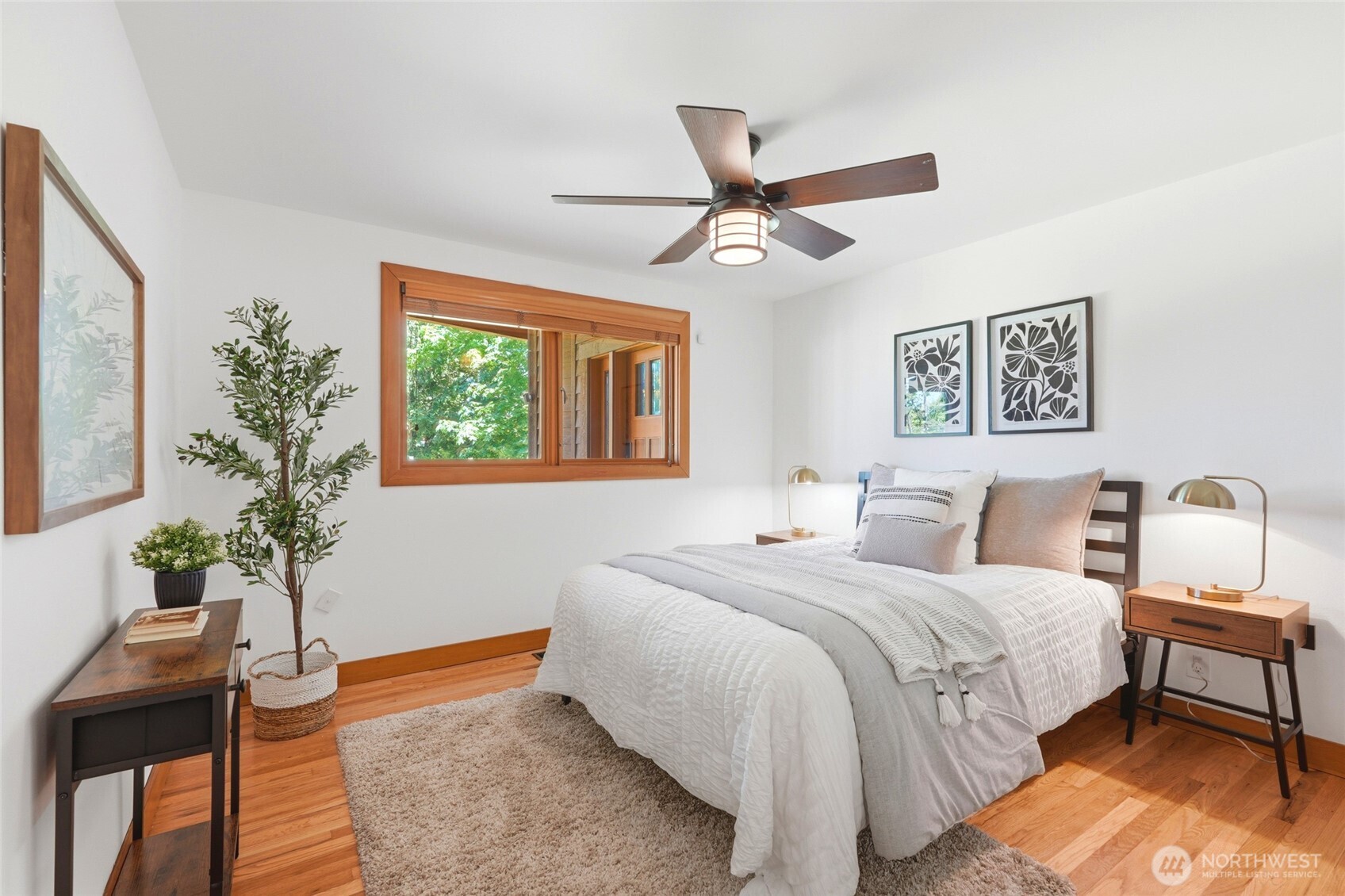 19946 47th Avenue NE Lake Forest Park WA 98155