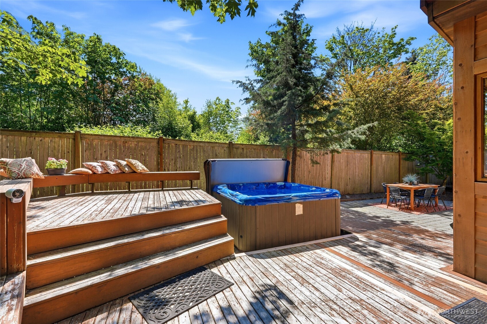 19946 47th Avenue NE Lake Forest Park WA 98155