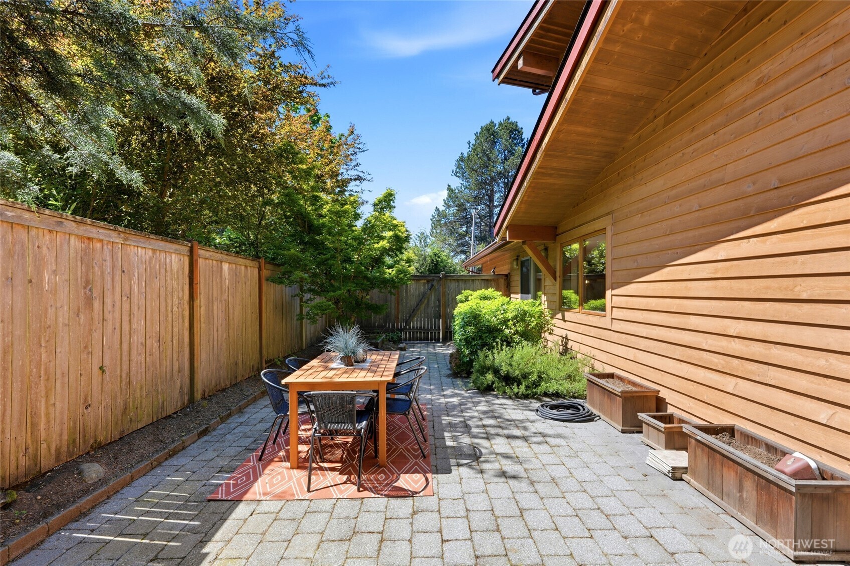 19946 47th Avenue NE Lake Forest Park WA 98155