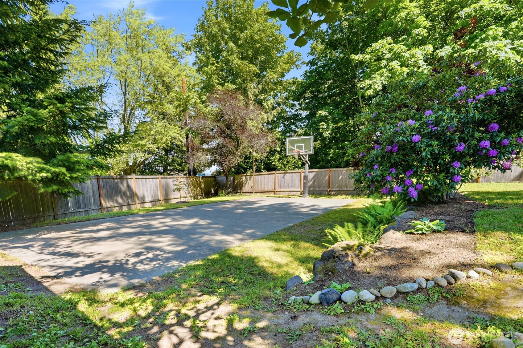 19946 47th Avenue NE Lake Forest Park WA 98155