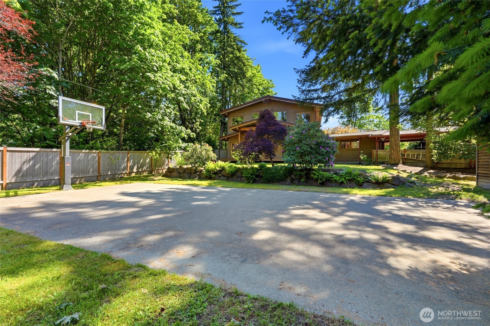 19946 47th Avenue NE Lake Forest Park WA 98155