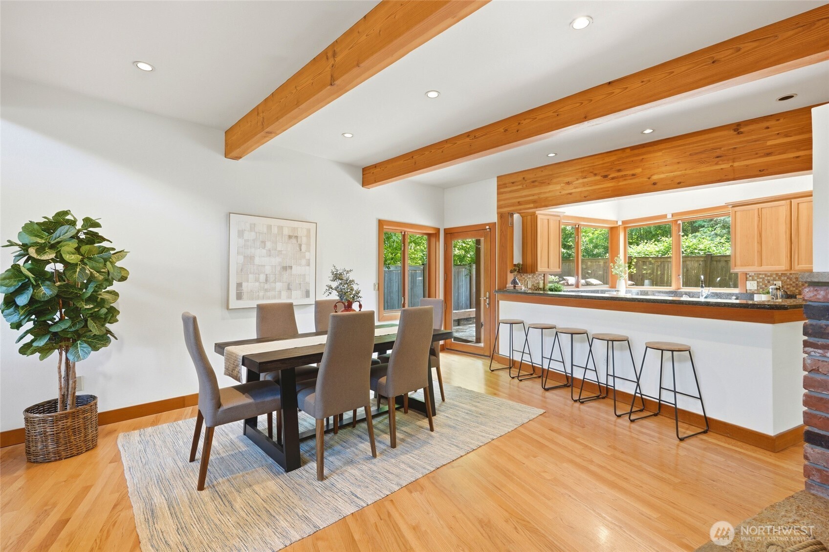 19946 47th Avenue NE Lake Forest Park WA 98155