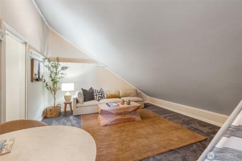 4550 49th Avenue NE Seattle WA 98105