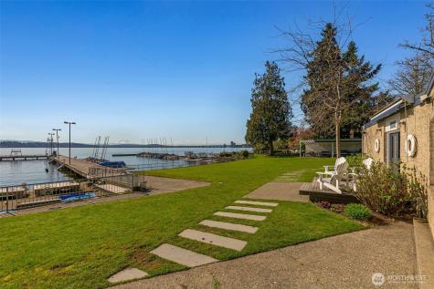 4550 49th Avenue NE Seattle WA 98105