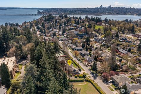 4550 49th Avenue NE Seattle WA 98105
