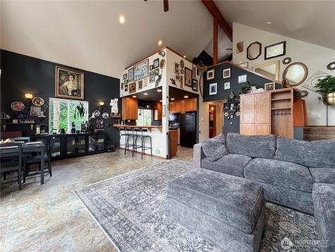 97 B Port Gardner Drive Hat Island WA 98206